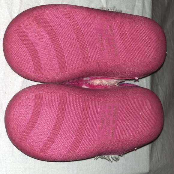 Girls’ Slippers - Picture 5 of 6